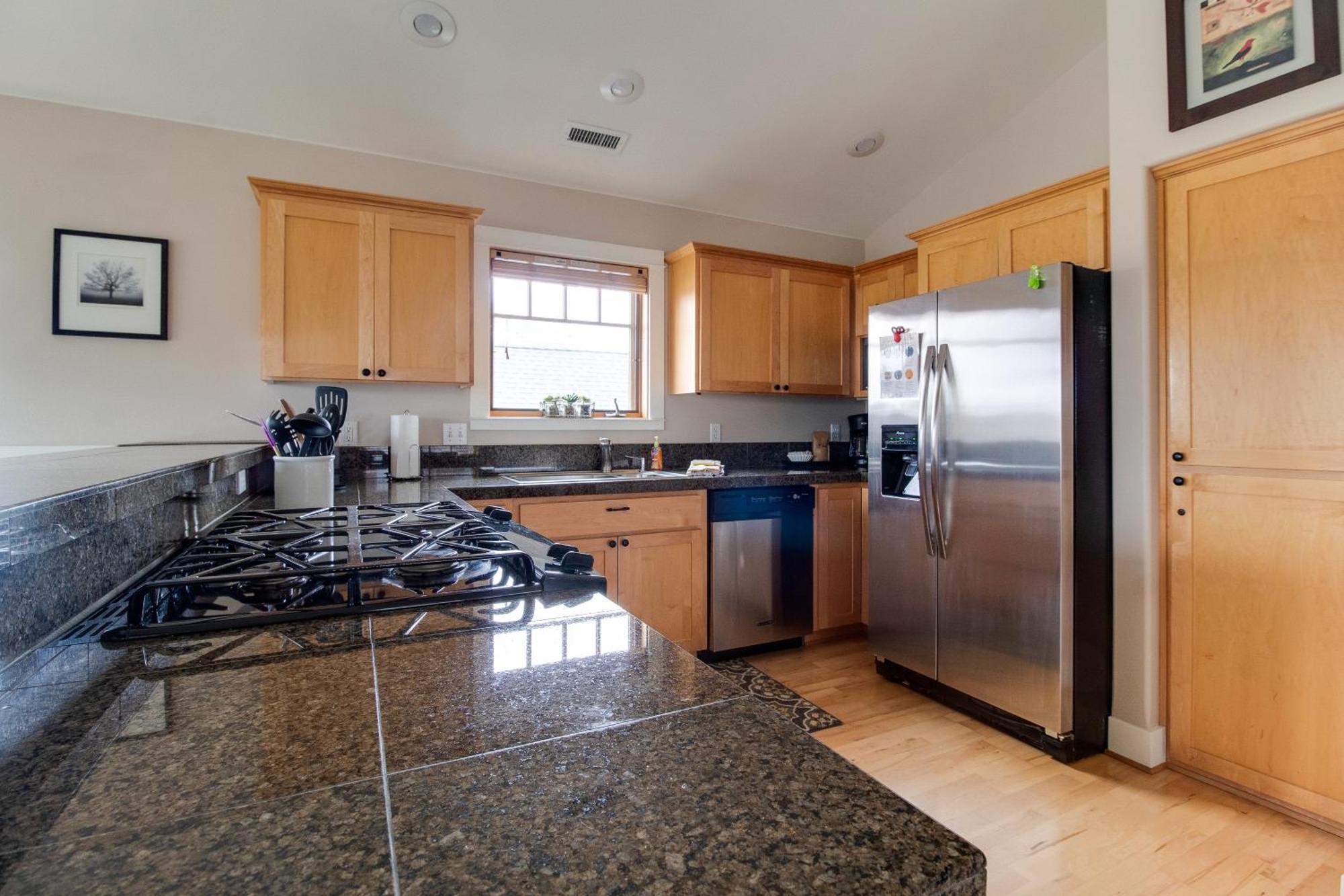 Riley'S Mountain View Apartment Систърс Екстериор снимка